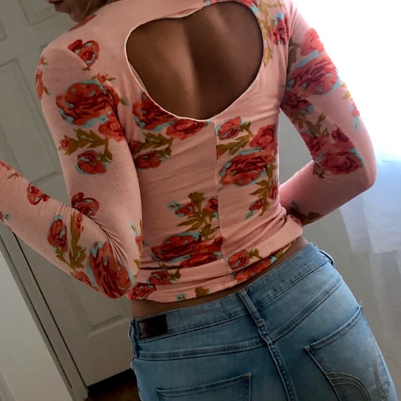 long sleeve floral top!!!! - Picture 2 of 2